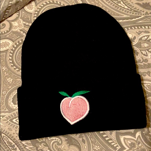 Accessories - 🆕🍑Peach Beanie Winter Hat
